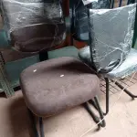 LOTE 322 - 03 CADEIRAS DE ESCRITÓRIO BASES FIXAS. (NO ESTADO) ATENÇÃO! FAZER A VISITAÇÃO ANTES DE ARREMATAR, NÃO SABEMOS SE FUNCIONA. LEILÃO NÃO TEM GARANTIA E NEM DEVOLUÇÃO, SUJEITO A POSSÍVEIS AVARIAS VISÍVEIS/OCULTAS E/OU AUSÊNCIA DE COMPONENTES.