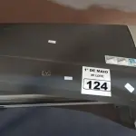 LOTE 124 - 01 PLOTTER MARCA HP DESING JET 111. (NO ESTADO) ATENÇÃO! FAZER A VISITAÇÃO ANTES DE ARREMATAR, NÃO SABEMOS SE FUNCIONA. LEILÃO NÃO TEM GARANTIA E NEM DEVOLUÇÃO, SUJEITO A POSSÍVEIS AVARIAS VISÍVEIS/OCULTAS E/OU AUSÊNCIA DE COMPONENTES.