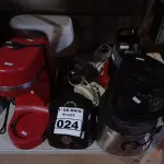 LOTE 024 - 01 LOTE COM UTENSÍLIOS DIVERSOS. (NO ESTADO) ATENÇÃO! FAZER A VISITAÇÃO ANTES DE ARREMATAR, NÃO SABEMOS SE FUNCIONA. LEILÃO NÃO TEM GARANTIA E NEM DEVOLUÇÃO, SUJEITO A POSSÍVEIS AVARIAS VISÍVEIS/OCULTAS E/OU AUSÊNCIA DE COMPONENTES.