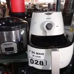 LOTE 028 - 01 AIRFRY WALITA 220V E 01 PANELA ELÉTRICA MARCA MONDIAL. (NO ESTADO) ATENÇÃO! FAZER A VISITAÇÃO ANTES DE ARREMATAR, NÃO SABEMOS SE FUNCIONA. LEILÃO NÃO TEM GARANTIA E NEM DEVOLUÇÃO, SUJEITO A POSSÍVEIS AVARIAS VISÍVEIS/OCULTAS E/OU AUSÊNCIA DE COMPONENTES.