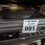 LOTE 091 - 01 APARELHO DE SOM 3X1 ANTIGO MARCA SHARP MODELO SG-12B. (NO ESTADO) ATENÇÃO! FAZER A VISITAÇÃO ANTES DE ARREMATAR, NÃO SABEMOS SE FUNCIONA. LEILÃO NÃO TEM GARANTIA E NEM DEVOLUÇÃO, SUJEITO A POSSÍVEIS AVARIAS VISÍVEIS/OCULTAS E/OU AUSÊNCIA DE COMPONENTES.
