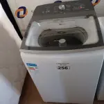 LOTE 256 - 01 MÁQUINA DE LAVAR ROUPAS DE 12 KG MARCA BRASTEMP 220V. (WASHER MACHINE) (NO ESTADO)BH1557X