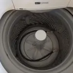 LOTE 255 - 01 MÁQUINA DE LAVAR ROUPAS DE 12 KG MARCA BRASTEMP 220V. (WASHER MACHINE) (NO ESTADO)BH1546M 