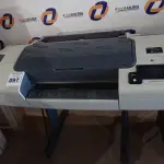 LOTE 097 - 01 IMPRESSORA PLOTTER MARCA HP DESIGNEJET T790. (PRINTER PLOTTER) (NO ESTADO) AV9715L