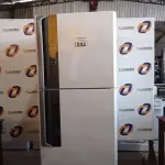 LOTE 242 - 01 GELADEIRA 474 LITROS MARCA ELETROLUX 220V. (REFRIGERATOR) (NO ESTADO) BF8680C