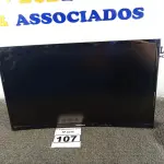 LOTE 107 - 01 MONITOR 24’’ MARCA SAMSUNG. (DISPLAY) SEM PÉ (NO ESTADO) AV9736A