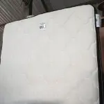 LOTE 016 - 01 COLCHÃO RAINHA QUEEN COM BASE. (NO ESTADO) (MATRESS QUEEN) AU1887E AV9822S