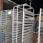 LOTE 348 - 05 CARRINHO PORTA BANDEJAS. (NO ESTADO) ATENÇÃO! FAZER A VISITAÇÃO ANTES DE ARREMATAR, NÃO SABEMOS SE FUNCIONA. LEILÃO NÃO TEM GARANTIA E NEM DEVOLUÇÃO, SUJEITO A POSSÍVEIS AVARIAS VISÍVEIS/OCULTAS E/OU AUSÊNCIA DE COMPONENTES.