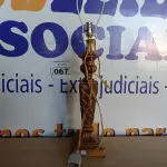 LOTE 067 - 01 ABAJUR SEM CÚPULA E SEM LÂMPADA. (LAMP)(NO ESTADO) AV9599L
