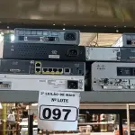 LOTE 097 - 02 MODENS DATACOM, 03 ROTEADORES CISCO E 02 SWITCHES MARCAS E MODELOS DIVERSOS. (NO ESTADO) ATENÇÃO! FAZER A VISITAÇÃO ANTES DE ARREMATAR, NÃO SABEMOS SE FUNCIONA. LEILÃO NÃO TEM GARANTIA E NEM DEVOLUÇÃO, SUJEITO A POSSÍVEIS AVARIAS VISÍVEIS/OCULTAS E/OU AUSÊNCIA DE COMPONENTES.