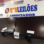 LOTE 063 - 02 MONITORES MARCAS LG MODELOS FLATROM E2360V-PN/E2260V-PN. (NO ESTADO) ATENÇÃO! FAZER A VISITAÇÃO ANTES DE ARREMATAR, NÃO SABEMOS SE FUNCIONA. LEILÃO NÃO TEM GARANTIA E NEM DEVOLUÇÃO, SUJEITO A POSSÍVEIS AVARIAS VISÍVEIS/OCULTAS E/OU AUSÊNCIA DE COMPONENTES.