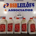 LOTE 073 - 05 LITROS DE LUBRIFICANTE MINERAL AW-150, PARA USO EM COMPRESSORES DE AR DE 20 PÉS E ACIMA. (NO ESTADO) ATENÇÃO! FAZER A VISITAÇÃO ANTES DE ARREMATAR, NÃO SABEMOS SE FUNCIONA. LEILÃO NÃO TEM GARANTIA E NEM DEVOLUÇÃO, SUJEITO A POSSÍVEIS AVARIAS VISÍVEIS/OCULTAS E/OU AUSÊNCIA DE COMPONENTES.