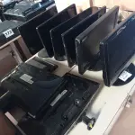 LOTE 193 - 12 MONITORES MARCAS E MODELOS DIVERSOS. (NO ESTADO) ATENÇÃO! FAZER A VISITAÇÃO ANTES DE ARREMATAR, NÃO SABEMOS SE FUNCIONA. LEILÃO NÃO TEM GARANTIA E NEM DEVOLUÇÃO, SUJEITO A POSSÍVEIS AVARIAS VISÍVEIS/OCULTAS E/OU AUSÊNCIA DE COMPONENTES.