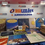 LOTE 058 - 01 LOTE COM VÁRIOS DISCOS DE VINIL. (NO ESTADO) ATENÇÃO! FAZER A VISITAÇÃO ANTES DE ARREMATAR, NÃO SABEMOS SE FUNCIONA. LEILÃO NÃO TEM GARANTIA E NEM DEVOLUÇÃO, SUJEITO A POSSÍVEIS AVARIAS VISÍVEIS/OCULTAS E/OU AUSÊNCIA DE COMPONENTES.