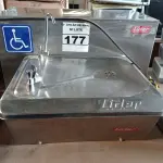 LOTE 177 - 01 BEBEDOURO DE PAREDE EM AÇO INOX MARCA LÍDER 220V. (NO ESTADO) ATENÇÃO! FAZER A VISITAÇÃO ANTES DE ARREMATAR, NÃO SABEMOS SE FUNCIONA. LEILÃO NÃO TEM GARANTIA E NEM DEVOLUÇÃO, SUJEITO A POSSÍVEIS AVARIAS VISÍVEIS/OCULTAS E/OU AUSÊNCIA DE COMPONENTES.