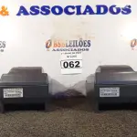 LOTE 062 - 02 IMPRESSORAS DE CUPOM MARCAS DARUMA COM FONTE.  (NO ESTADO) ATENÇÃO! FAZER A VISITAÇÃO ANTES DE ARREMATAR, NÃO SABEMOS SE FUNCIONA. LEILÃO NÃO TEM GARANTIA E NEM DEVOLUÇÃO, SUJEITO A POSSÍVEIS AVARIAS VISÍVEIS/OCULTAS E/OU AUSÊNCIA DE COMPONENTES.