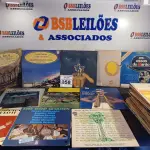 LOTE 058 - 01 LOTE COM VÁRIOS DISCOS DE VINIL. (NO ESTADO) ATENÇÃO! FAZER A VISITAÇÃO ANTES DE ARREMATAR, NÃO SABEMOS SE FUNCIONA. LEILÃO NÃO TEM GARANTIA E NEM DEVOLUÇÃO, SUJEITO A POSSÍVEIS AVARIAS VISÍVEIS/OCULTAS E/OU AUSÊNCIA DE COMPONENTES.