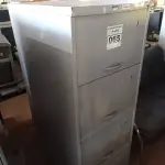 LOTE 065 - 01 ARQUIVO DE AÇO COM 04 GAVETAS. (NO ESTADO) ATENÇÃO! FAZER A VISITAÇÃO ANTES DE ARREMATAR, NÃO SABEMOS SE FUNCIONA. LEILÃO NÃO TEM GARANTIA E NEM DEVOLUÇÃO, SUJEITO A POSSÍVEIS AVARIAS VISÍVEIS/OCULTAS E/OU AUSÊNCIA DE COMPONENTES.