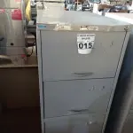 LOTE 015 - 01 ARQUIVO DE AÇO COM 04 GAVETAS. (NO ESTADO) ATENÇÃO! FAZER A VISITAÇÃO ANTES DE ARREMATAR, NÃO SABEMOS SE FUNCIONA. LEILÃO NÃO TEM GARANTIA E NEM DEVOLUÇÃO, SUJEITO A POSSÍVEIS AVARIAS VISÍVEIS/OCULTAS E/OU AUSÊNCIA DE COMPONENTES.