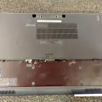 LOTE 080 - 01 NOTEBOOK MARCA DELL LATITUDE E7440. (NO ESTADO) ATENÇÃO! FAZER A VISITAÇÃO ANTES DE ARREMATAR, NÃO SABEMOS SE FUNCIONA. LEILÃO NÃO TEM GARANTIA E NEM DEVOLUÇÃO, SUJEITO A POSSÍVEIS AVARIAS VISÍVEIS/OCULTAS E/OU AUSÊNCIA DE COMPONENTES.