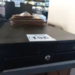 LOTE 196 - 01 GAVETA PARA CAIXA DE SUPERMERCADO. (NO ESTADO) ATENÇÃO! FAZER A VISITAÇÃO ANTES DE ARREMATAR, NÃO SABEMOS SE FUNCIONA. LEILÃO NÃO TEM GARANTIA E NEM DEVOLUÇÃO, SUJEITO A POSSÍVEIS AVARIAS VISÍVEIS/OCULTAS E/OU AUSÊNCIA DE COMPONENTES.