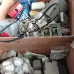 LOTE 157 - 01 LOTE COM VÁRIOS SENSORES DE PRESENÇA, CAIXINHAS DE SOM PARA PC E MATERIAIS ELÉTRICOS DIVERSOS. (NO ESTADO) ATENÇÃO! FAZER A VISITAÇÃO ANTES DE ARREMATAR, NÃO SABEMOS SE FUNCIONA. LEILÃO NÃO TEM GARANTIA E NEM DEVOLUÇÃO, SUJEITO A POSSÍVEIS AVARIAS VISÍVEIS/OCULTAS E/OU AUSÊNCIA DE COMPONENTES.