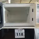 LOTE 118 - 03 MICRO-ONDAS MARCAS E MODELOS DIVERSOS. (NO ESTADO) ATENÇÃO! FAZER A VISITAÇÃO ANTES DE ARREMATAR, NÃO SABEMOS SE FUNCIONA. LEILÃO NÃO TEM GARANTIA E NEM DEVOLUÇÃO, SUJEITO A POSSÍVEIS AVARIAS VISÍVEIS/OCULTAS E/OU AUSÊNCIA DE COMPONENTES.