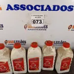 LOTE 073 - 05 LITROS DE LUBRIFICANTE MINERAL AW-150, PARA USO EM COMPRESSORES DE AR DE 20 PÉS E ACIMA. (NO ESTADO) ATENÇÃO! FAZER A VISITAÇÃO ANTES DE ARREMATAR, NÃO SABEMOS SE FUNCIONA. LEILÃO NÃO TEM GARANTIA E NEM DEVOLUÇÃO, SUJEITO A POSSÍVEIS AVARIAS VISÍVEIS/OCULTAS E/OU AUSÊNCIA DE COMPONENTES.