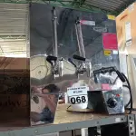 LOTE 068 - 01 CAFETEIRA INDUSTRIAL. (NO ESTADO) ATENÇÃO! FAZER A VISITAÇÃO ANTES DE ARREMATAR, NÃO SABEMOS SE FUNCIONA. LEILÃO NÃO TEM GARANTIA E NEM DEVOLUÇÃO, SUJEITO A POSSÍVEIS AVARIAS VISÍVEIS/OCULTAS E/OU AUSÊNCIA DE COMPONENTES.