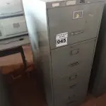 LOTE 045 - 01 ARQUIVO DE AÇO COM 04 GAVETAS. (NO ESTADO) ATENÇÃO! FAZER A VISITAÇÃO ANTES DE ARREMATAR, NÃO SABEMOS SE FUNCIONA. LEILÃO NÃO TEM GARANTIA E NEM DEVOLUÇÃO, SUJEITO A POSSÍVEIS AVARIAS VISÍVEIS/OCULTAS E/OU AUSÊNCIA DE COMPONENTES.