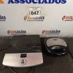 LOTE 047 - 01 FOGÃO DE INDUÇÃO E 01 SANDUICHEIRA. (NO ESTADO) ATENÇÃO! FAZER A VISITAÇÃO ANTES DE ARREMATAR, NÃO SABEMOS SE FUNCIONA. LEILÃO NÃO TEM GARANTIA E NEM DEVOLUÇÃO, SUJEITO A POSSÍVEIS AVARIAS VISÍVEIS/OCULTAS E/OU AUSÊNCIA DE COMPONENTES.