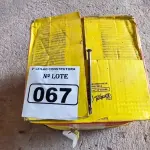 LOTE 067 - 01 LOTE DE PARAFUSOS AUTO BROCANTE PARA TELHADO. (NO ESTADO)