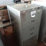 LOTE 055 - 01 ARQUIVO DE AÇO COM 04 GAVETAS. (NO ESTADO) ATENÇÃO! FAZER A VISITAÇÃO ANTES DE ARREMATAR, NÃO SABEMOS SE FUNCIONA. LEILÃO NÃO TEM GARANTIA E NEM DEVOLUÇÃO, SUJEITO A POSSÍVEIS AVARIAS VISÍVEIS/OCULTAS E/OU AUSÊNCIA DE COMPONENTES.