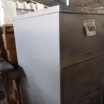 LOTE 085 - 01 ARQUIVO DE AÇO COM 04 GAVETAS. (NO ESTADO) ATENÇÃO! FAZER A VISITAÇÃO ANTES DE ARREMATAR, NÃO SABEMOS SE FUNCIONA. LEILÃO NÃO TEM GARANTIA E NEM DEVOLUÇÃO, SUJEITO A POSSÍVEIS AVARIAS VISÍVEIS/OCULTAS E/OU AUSÊNCIA DE COMPONENTES.