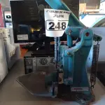 LOTE 248 - 01 ANTIGA MAQUINA GRÁFICA “MÁQUINA PARA CANTEAR”. (NO ESTADO) ATENÇÃO! FAZER A VISITAÇÃO ANTES DE ARREMATAR, NÃO SABEMOS SE FUNCIONA. LEILÃO NÃO TEM GARANTIA E NEM DEVOLUÇÃO, SUJEITO A POSSÍVEIS AVARIAS VISÍVEIS/OCULTAS E/OU AUSÊNCIA DE COMPONENTES.