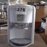 LOTE 376 - 01 BEBEDOURO PARA GARRAFÃO “ELETRÔNICO “MARCA LATINA 220V.  (NO ESTADO) ATENÇÃO! FAZER A VISITAÇÃO ANTES DE ARREMATAR, NÃO SABEMOS SE FUNCIONA. LEILÃO NÃO TEM GARANTIA E NEM DEVOLUÇÃO, SUJEITO A POSSÍVEIS AVARIAS VISÍVEIS/OCULTAS E/OU AUSÊNCIA DE COMPONENTES.