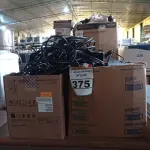 LOTE 375 - 01 LOTE COM VÁRIOS CABOS E PERIFÉRICOS DIVERSOS. (NO ESTADO) ATENÇÃO! FAZER A VISITAÇÃO ANTES DE ARREMATAR, NÃO SABEMOS SE FUNCIONA. LEILÃO NÃO TEM GARANTIA E NEM DEVOLUÇÃO, SUJEITO A POSSÍVEIS AVARIAS VISÍVEIS/OCULTAS E/OU AUSÊNCIA DE COMPONENTES.