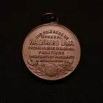 LOTE 042 - LOTE 42 – MEDALHAS DA REVOLUÇÃO DE 1932 	MEDALHA	OBSERVAÇÕES 1.		Medalhão – Soldados do General Waldomiro Lima. 1932. Gravador: José Peón.	Prateada 2.		Medalhão – Soldados do General Waldomiro Lima. 1932. Gravador: José Peón.	Prateada 3.		Medalhão – Soldados do General Waldomiro Lima. 1932. Gravador: José Peón.	Bronze 4.		Medalha Comemorativa da Campanha de 1932. Gravador: José Peón.	Acobreada – envelope da coleção Julio Estrella Moreira