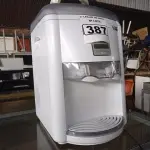 LOTE 387 - 01 BEBEDOURO PARA GARRAFÃO “ELETRÔNICO “MARCA LATINA 220V. (NO ESTADO) ATENÇÃO! FAZER A VISITAÇÃO ANTES DE ARREMATAR, NÃO SABEMOS SE FUNCIONA. LEILÃO NÃO TEM GARANTIA E NEM DEVOLUÇÃO, SUJEITO A POSSÍVEIS AVARIAS VISÍVEIS/OCULTAS E/OU AUSÊNCIA DE COMPONENTES.