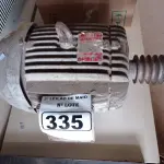 LOTE 335 - 01 MOTOR DE INDUÇÃO TRIFÁSICO MARCA WEG, MODELO 112M 989, 7,5CV 1720RPM. (NO ESTADO) ATENÇÃO! FAZER A VISITAÇÃO ANTES DE ARREMATAR, NÃO SABEMOS SE FUNCIONA. LEILÃO NÃO TEM GARANTIA E NEM DEVOLUÇÃO, SUJEITO A POSSÍVEIS AVARIAS VISÍVEIS/OCULTAS E/OU AUSÊNCIA DE COMPONENTES.
