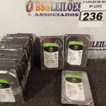 LOTE 236 - 13 HARD DISC MARCAS E MODELOS DIVERSOS. (NO ESTADO) ATENÇÃO! FAZER A VISITAÇÃO ANTES DE ARREMATAR, NÃO SABEMOS SE FUNCIONA. LEILÃO NÃO TEM GARANTIA E NEM DEVOLUÇÃO, SUJEITO A POSSÍVEIS AVARIAS VISÍVEIS/OCULTAS E/OU AUSÊNCIA DE COMPONENTES.