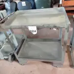 LOTE 324 - 02 CARRINHOS COM RODINHAS SENDO 01 DE LIMPEZA. (NO ESTADO) ATENÇÃO! FAZER A VISITAÇÃO ANTES DE ARREMATAR, NÃO SABEMOS SE FUNCIONA. LEILÃO NÃO TEM GARANTIA E NEM DEVOLUÇÃO, SUJEITO A POSSÍVEIS AVARIAS VISÍVEIS/OCULTAS E/OU AUSÊNCIA DE COMPONENTES.