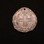 LOTE 036 - LOTE 36 – MEDALHAS ALEMANHA 	MEDALHA	OBSERVAÇÕES 1.		Cruz de Ferro Alemã. 1914 Gravador: José Peón	Reverso liso - envelope da Coleção Júlio Estrella Moreira 2.		Beneficente da Cruz Vermelha Austro-Alemã. 1915	Prateada - envelope da Coleção Júlio Estrella Moreira 3.		Deustche Woche (Semana Alemã). 1937. Curitiba Gravador: Eduardo Muller	Reverso liso - envelope da Coleção Júlio Estrella Moreira 4.		Águia Alemã com pergaminho Gravador: Henrique Kaminski – A Pérola	Reverso liso - envelope da Coleção Júlio Estrella Moreira