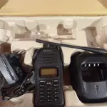 LOTE 224 - 01 RÁDIO COMUNICADOR. (NO ESTADO) ATENÇÃO! FAZER A VISITAÇÃO ANTES DE ARREMATAR, NÃO SABEMOS SE FUNCIONA. LEILÃO NÃO TEM GARANTIA E NEM DEVOLUÇÃO, SUJEITO A POSSÍVEIS AVARIAS VISÍVEIS/OCULTAS E/OU AUSÊNCIA DE COMPONENTES.