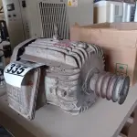 LOTE 335 - 01 MOTOR DE INDUÇÃO TRIFÁSICO MARCA WEG, MODELO 112M 989, 7,5CV 1720RPM. (NO ESTADO) ATENÇÃO! FAZER A VISITAÇÃO ANTES DE ARREMATAR, NÃO SABEMOS SE FUNCIONA. LEILÃO NÃO TEM GARANTIA E NEM DEVOLUÇÃO, SUJEITO A POSSÍVEIS AVARIAS VISÍVEIS/OCULTAS E/OU AUSÊNCIA DE COMPONENTES.