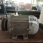 LOTE 332 - 01 MOTOR DE INDUÇÃO-GAIOLA MARCA WEG, 7,5CV, 3510RPM 220/380V. (NO ESTADO) ATENÇÃO! FAZER A VISITAÇÃO ANTES DE ARREMATAR, NÃO SABEMOS SE FUNCIONA. LEILÃO NÃO TEM GARANTIA E NEM DEVOLUÇÃO, SUJEITO A POSSÍVEIS AVARIAS VISÍVEIS/OCULTAS E/OU AUSÊNCIA DE COMPONENTES.