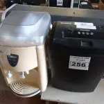 LOTE 256 - 01 FRAGMENTADORA DE PAPEL 220V E 01 PURIFICADOR DE ÁGUA MARCA LATINA. (NO ESTADO) ATENÇÃO! FAZER A VISITAÇÃO ANTES DE ARREMATAR, NÃO SABEMOS SE FUNCIONA. LEILÃO NÃO TEM GARANTIA E NEM DEVOLUÇÃO, SUJEITO A POSSÍVEIS AVARIAS VISÍVEIS/OCULTAS E/OU AUSÊNCIA DE COMPONENTES.