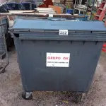 LOTE 352 - 01 CONTAINER PARA LIXO. (NO ESTADO) ATENÇÃO! FAZER A VISITAÇÃO ANTES DE ARREMATAR, NÃO SABEMOS SE FUNCIONA. LEILÃO NÃO TEM GARANTIA E NEM DEVOLUÇÃO, SUJEITO A POSSÍVEIS AVARIAS VISÍVEIS/OCULTAS E/OU AUSÊNCIA DE COMPONENTES.