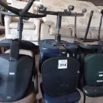 LOTE 314 - 06 CADEIRAS DE ESCRITÓRIO SENDO 02 COM BASE GIRATÓRIA. (NO ESTADO) ATENÇÃO! FAZER A VISITAÇÃO ANTES DE ARREMATAR, NÃO SABEMOS SE FUNCIONA. LEILÃO NÃO TEM GARANTIA E NEM DEVOLUÇÃO, SUJEITO A POSSÍVEIS AVARIAS VISÍVEIS/OCULTAS E/OU AUSÊNCIA DE COMPONENTES.