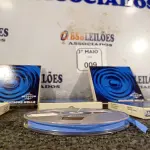 LOTE 009 - 05 CARRETEIS COM FITAS PARA GRAVADOR DE ROLO. (NO ESTADO) ATENÇÃO! FAZER A VISITAÇÃO ANTES DE ARREMATAR, NÃO SABEMOS SE FUNCIONA. LEILÃO NÃO TEM GARANTIA E NEM DEVOLUÇÃO, SUJEITO A POSSÍVEIS AVARIAS VISÍVEIS/OCULTAS E/OU AUSÊNCIA DE COMPONENTES.